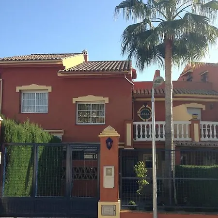 1264: 3 Bed Townhouse In Monte Biarritz Paraiso * Estepona
