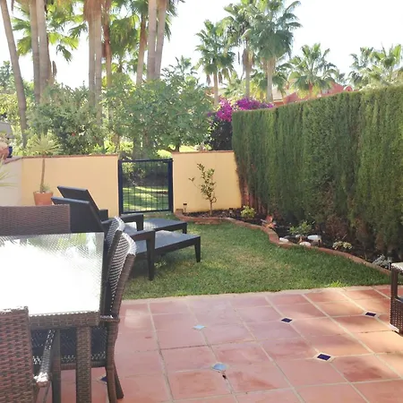 1264: 3 Bed Townhouse In Monte Biarritz Paraiso Appartement Estepona