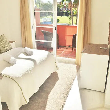 1264: 3 Bed Townhouse In Monte Biarritz Paraiso Appartement Estepona